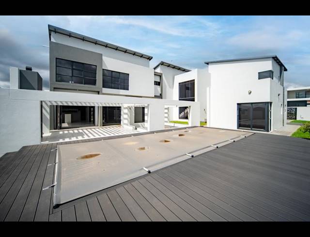 5 BEDROOM HOUSE FOR SALE IN SIX FOUNTAINS RESIDENTIAL ESTATE